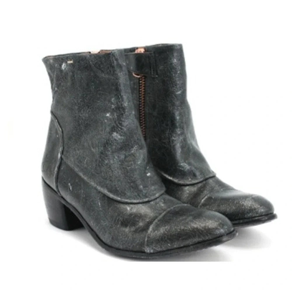 Fluevog Passage Preet Distressed Boots Black Crackle Leather Ankle Boots W11